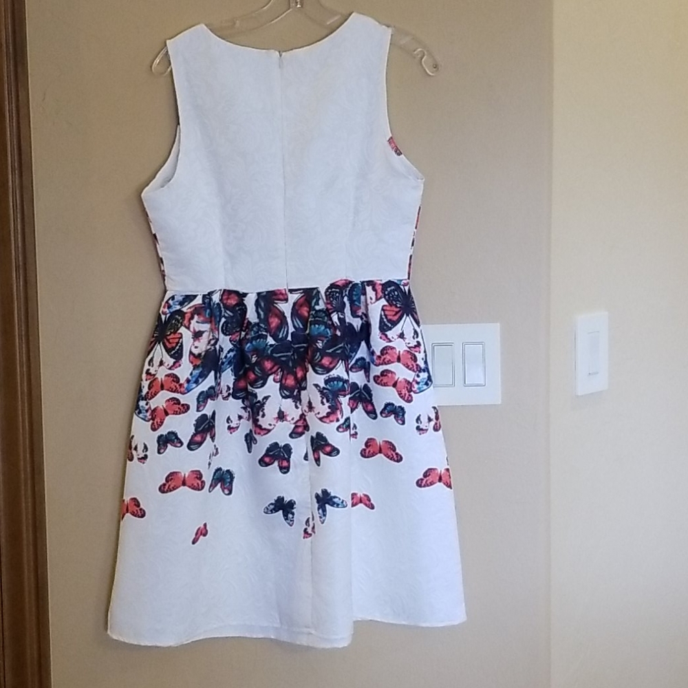 Cute Butterfly Dress White Size Small - Picture 6 of 7
